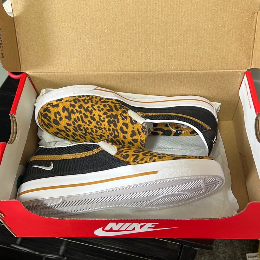 Brand new never worn Nike cheetah print Nike court legacy SLP size 6